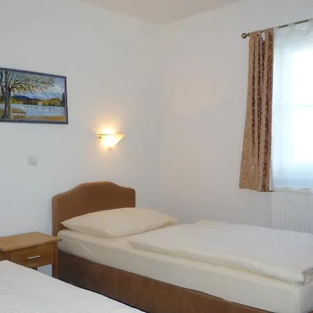 ホテル Echinger Hof 3*