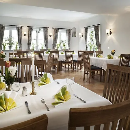 호텔 Echinger Hof 3*